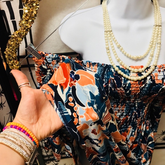 Off the shoulder floral dress - Picture 7 of 8